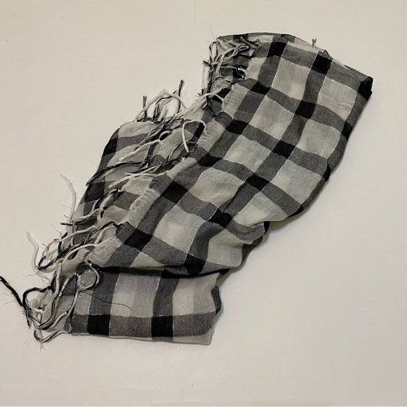 Accessories - ⭐️ Scarf! Black & white